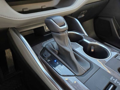 2023 Toyota Highlander Hybrid Platinum