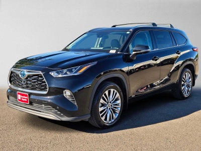 2023 Toyota Highlander Hybrid Platinum