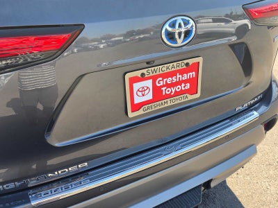 2023 Toyota Highlander Hybrid Platinum