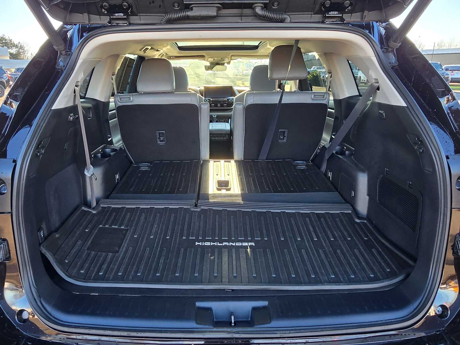 2021 Toyota Highlander Hybrid Platinum