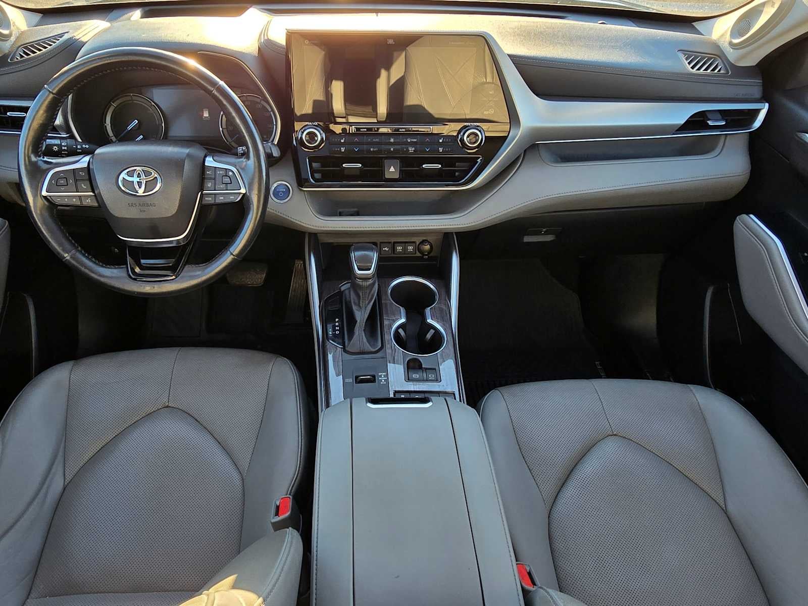 2021 Toyota Highlander Hybrid Platinum