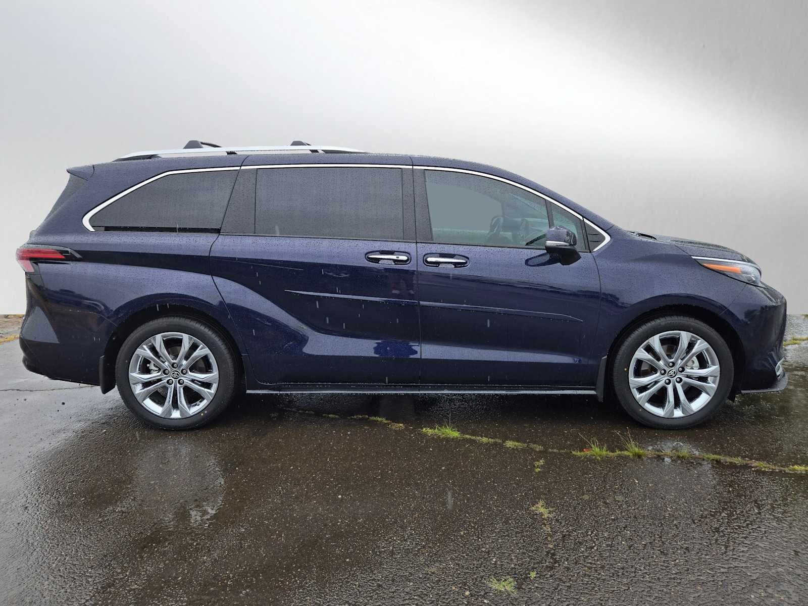 2024 Toyota Sienna Platinum