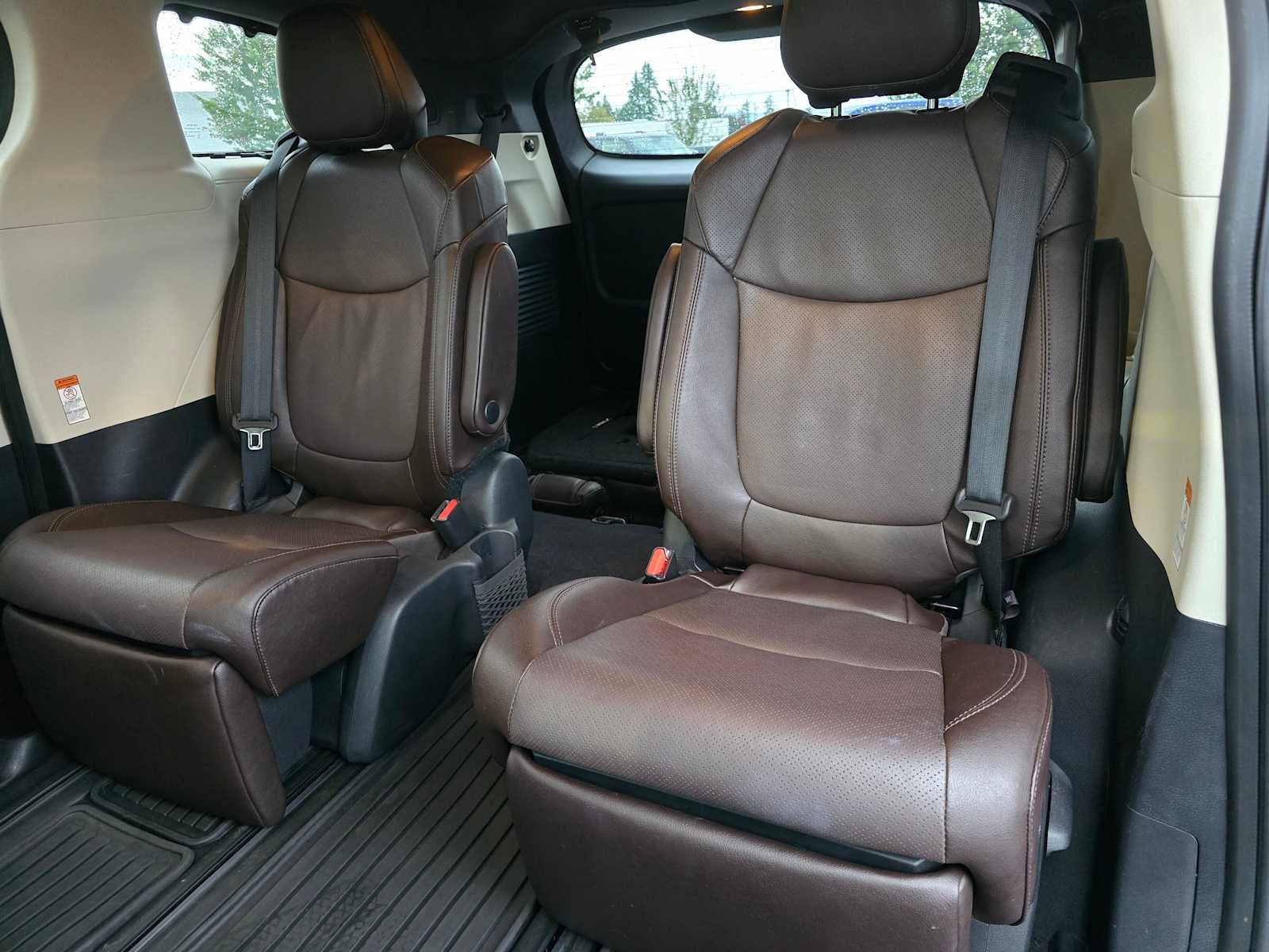 2023 Toyota Sienna Platinum