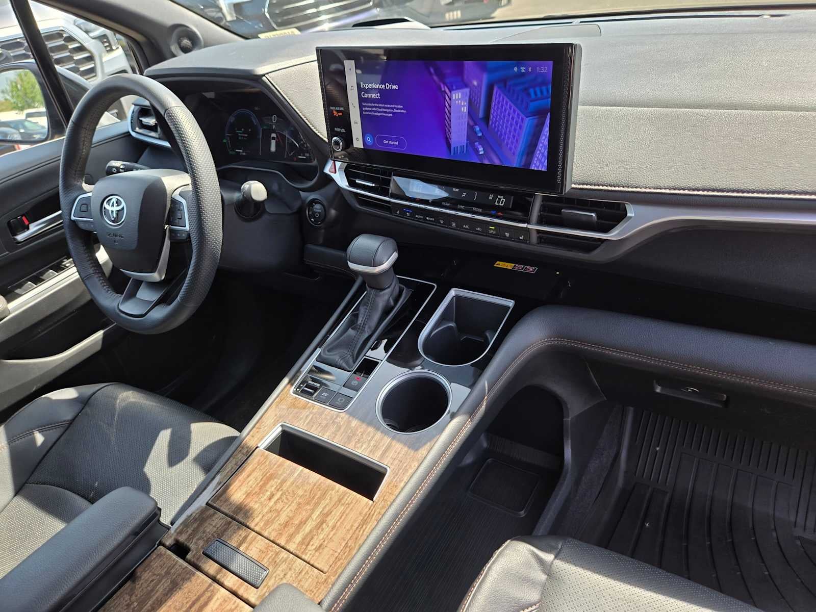 2025 Toyota Sienna Platinum