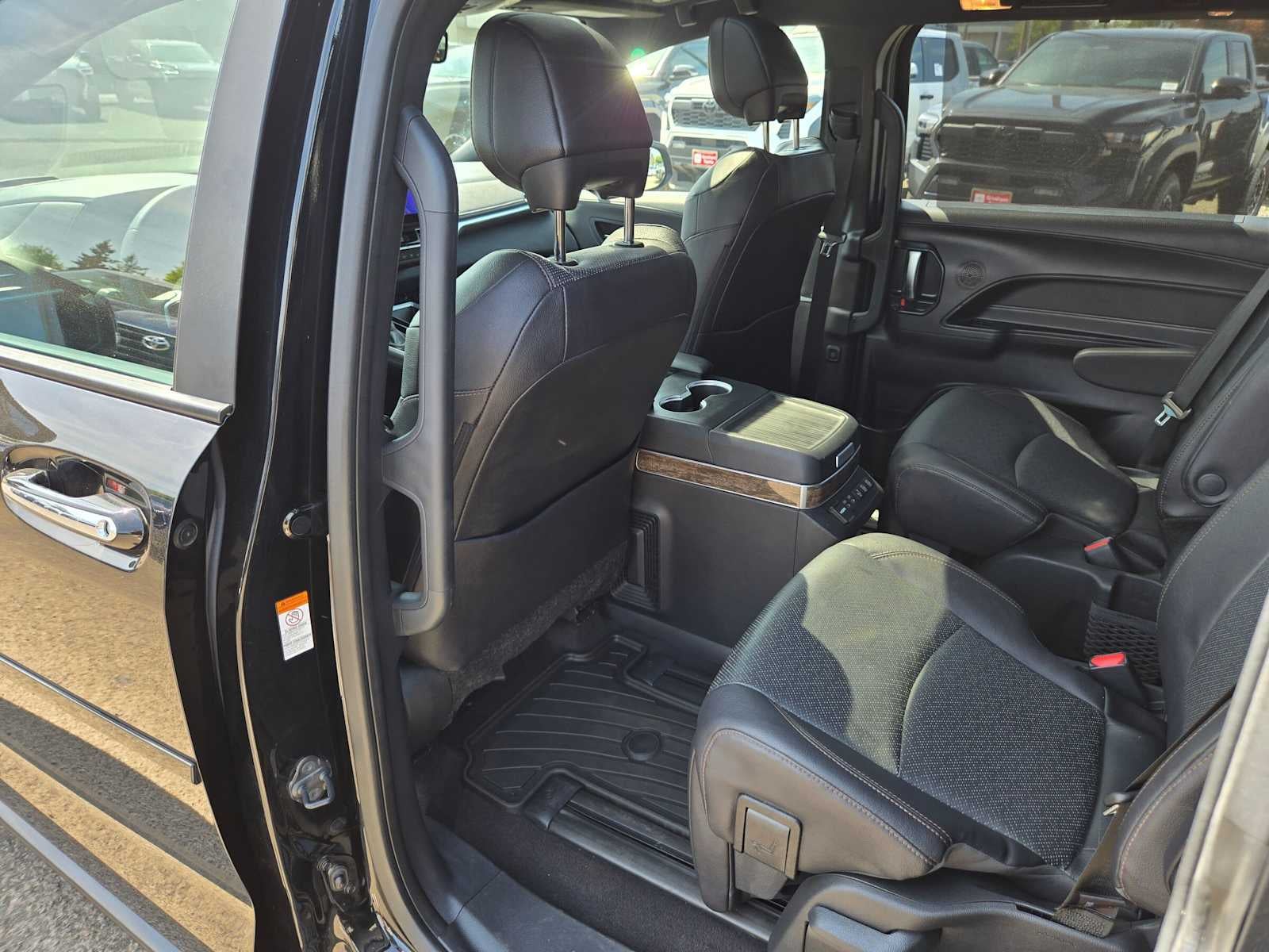 2025 Toyota Sienna Platinum
