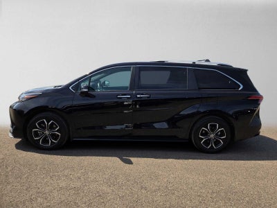 2025 Toyota Sienna Platinum