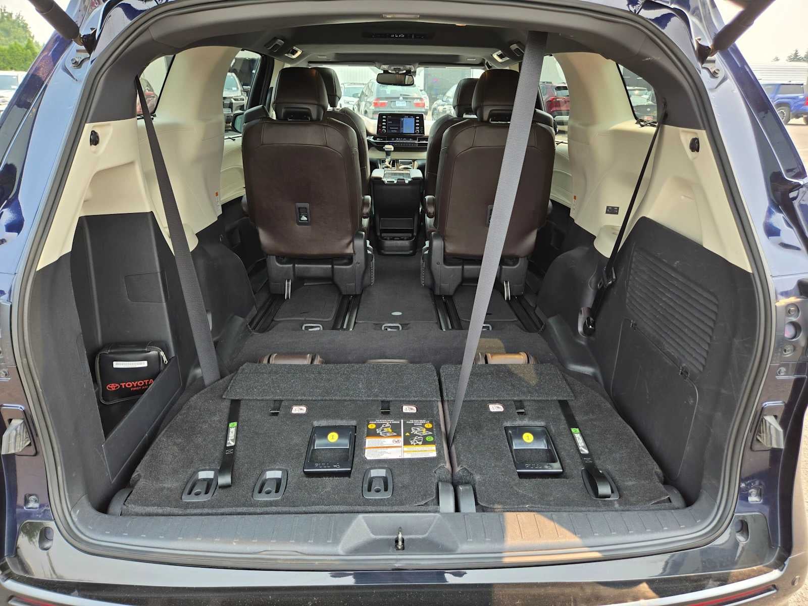 2023 Toyota Sienna Platinum