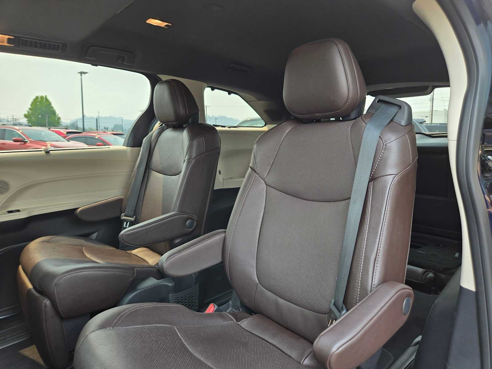 2023 Toyota Sienna Platinum