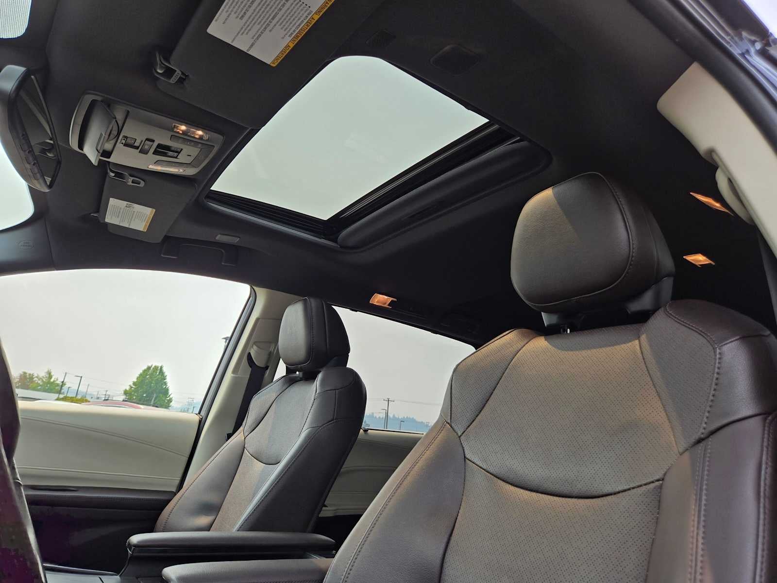 2023 Toyota Sienna Platinum