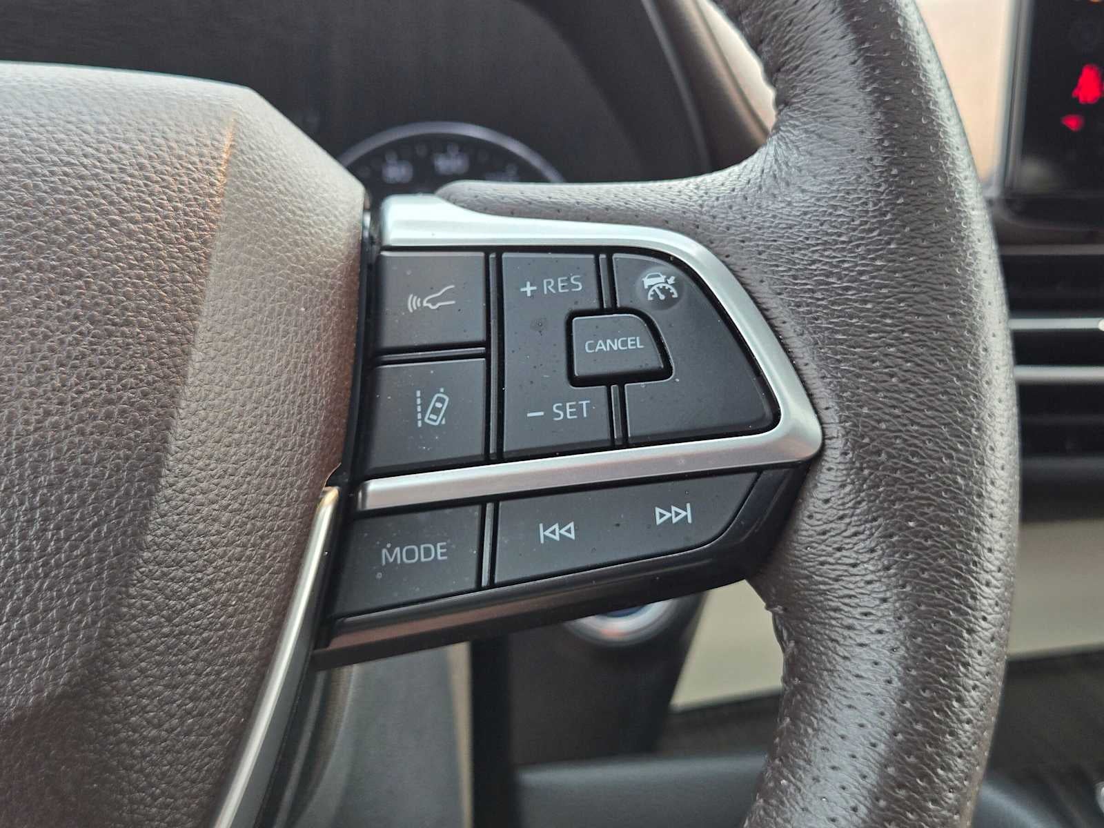 2023 Toyota Sienna Platinum