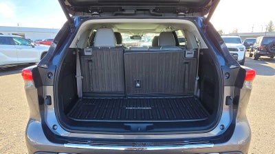 2022 Toyota Highlander Platinum