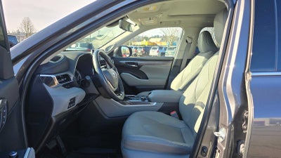 2022 Toyota Highlander Platinum