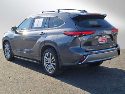 2022 Toyota Highlander Platinum