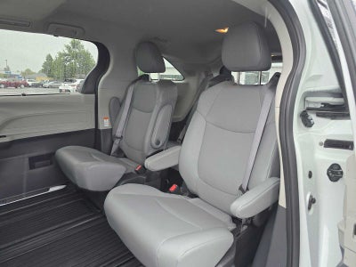 2024 Toyota Sienna XLE