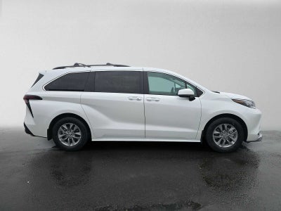 2024 Toyota Sienna XLE