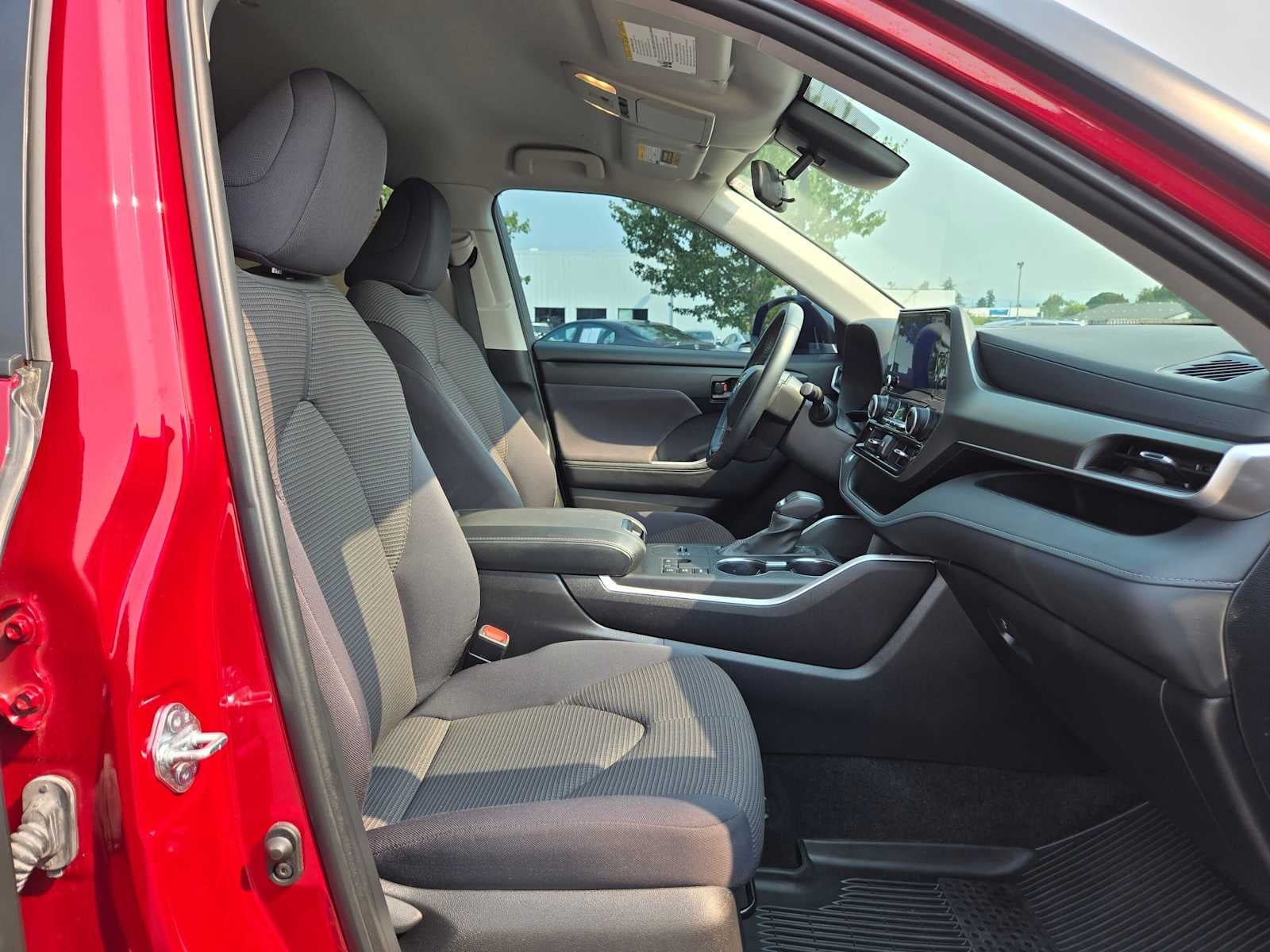 2024 Toyota Highlander Hybrid LE Nightshade