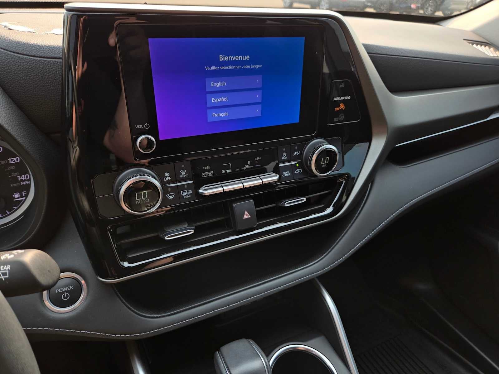 2024 Toyota Highlander Hybrid LE Nightshade