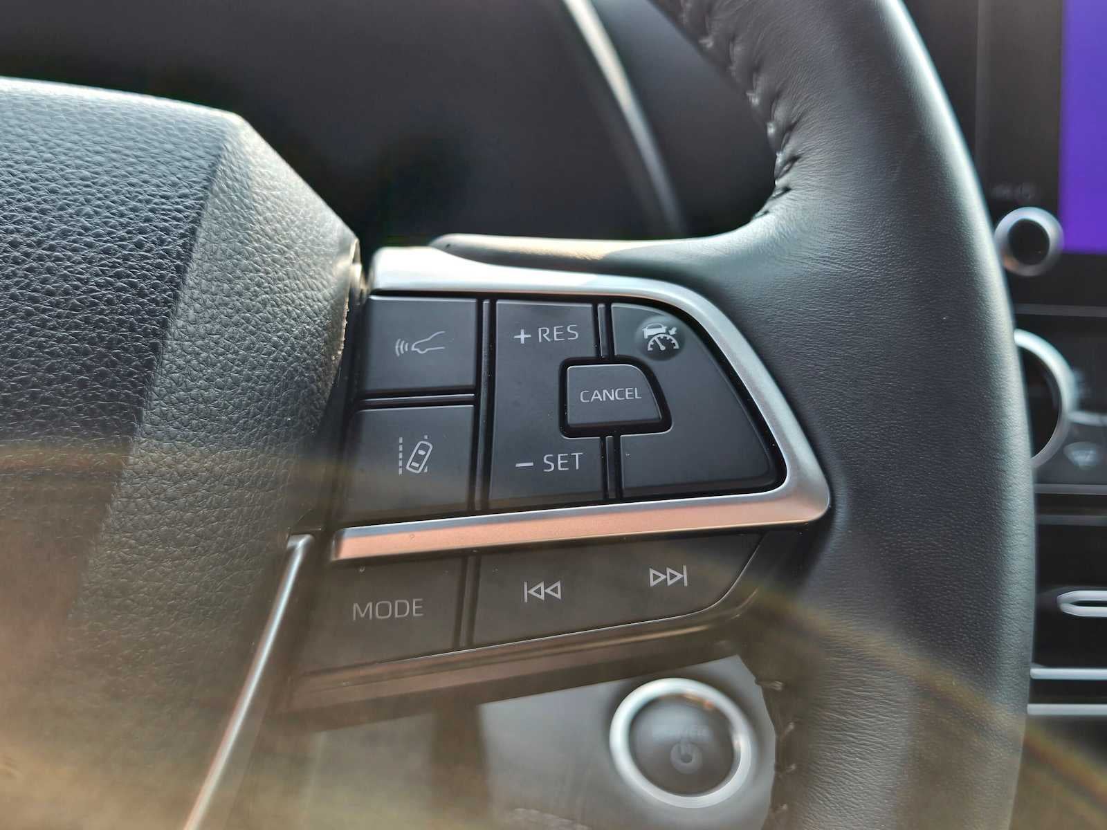 2024 Toyota Highlander Hybrid LE Nightshade
