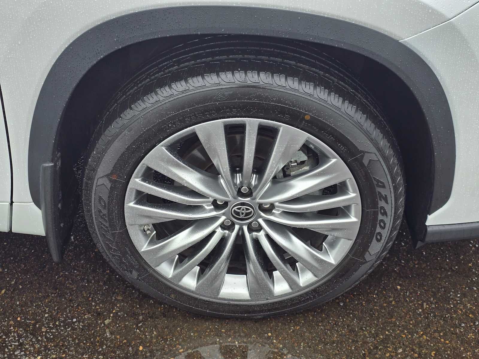 2024 Toyota Highlander Platinum