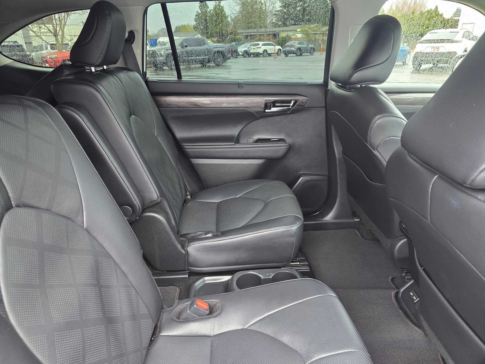 2024 Toyota Highlander Platinum