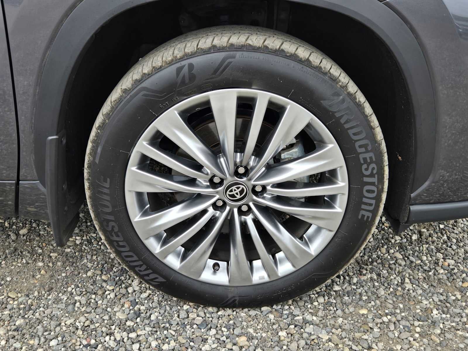 2025 Toyota Highlander Platinum