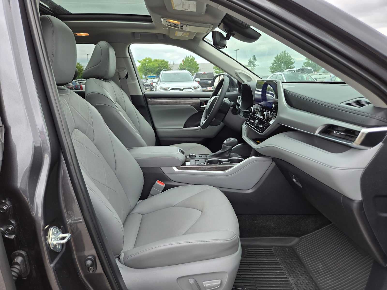 2025 Toyota Highlander Platinum