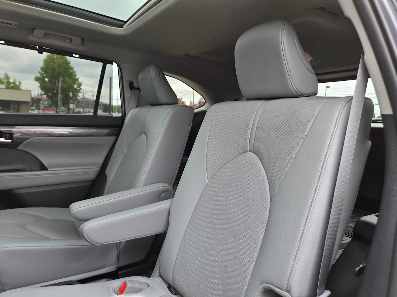 2025 Toyota Highlander Platinum