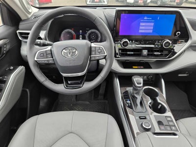 2025 Toyota Highlander Platinum