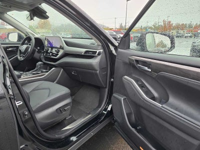 2025 Toyota Highlander Platinum