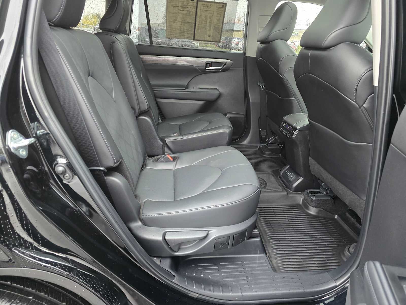 2025 Toyota Highlander Platinum