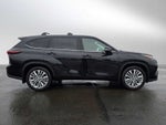 2025 Toyota Highlander Platinum