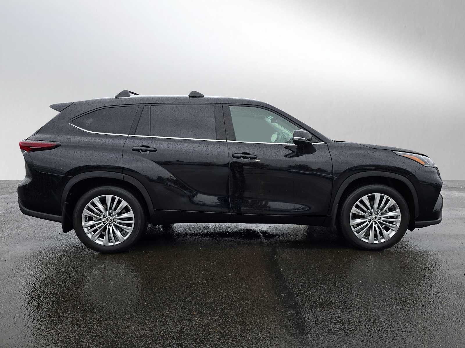2025 Toyota Highlander Platinum