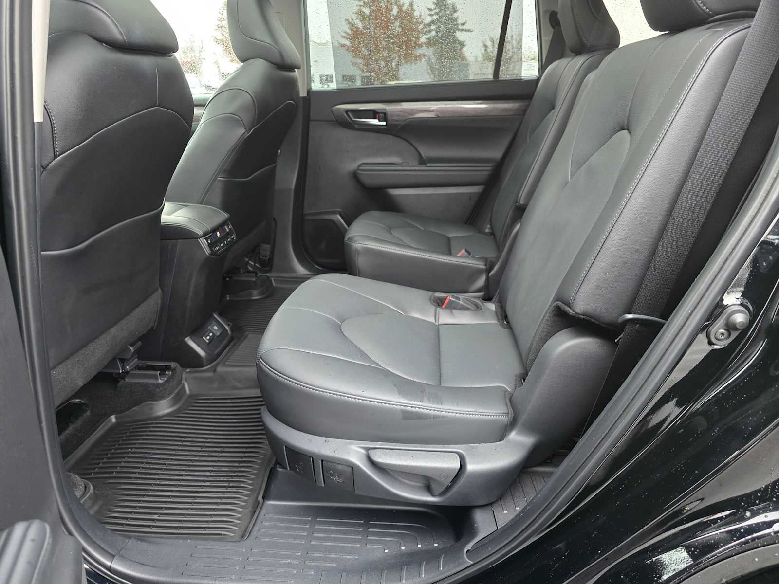 2025 Toyota Highlander Platinum