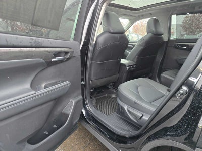 2025 Toyota Highlander Platinum