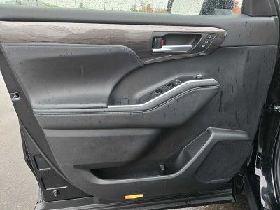 2025 Toyota Highlander Platinum