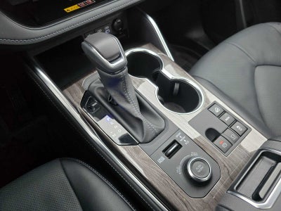 2025 Toyota Highlander Platinum