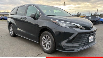 2025 Toyota Sienna LE