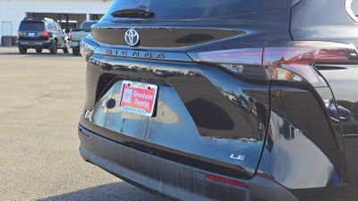 2025 Toyota Sienna LE