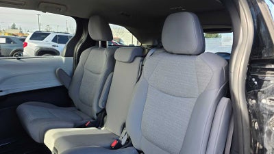 2025 Toyota Sienna LE