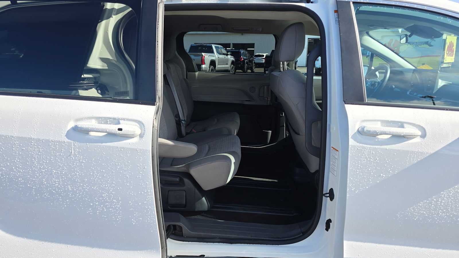 2024 Toyota Sienna LE