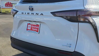 2024 Toyota Sienna LE