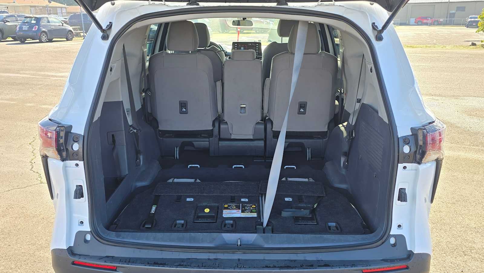 2024 Toyota Sienna LE