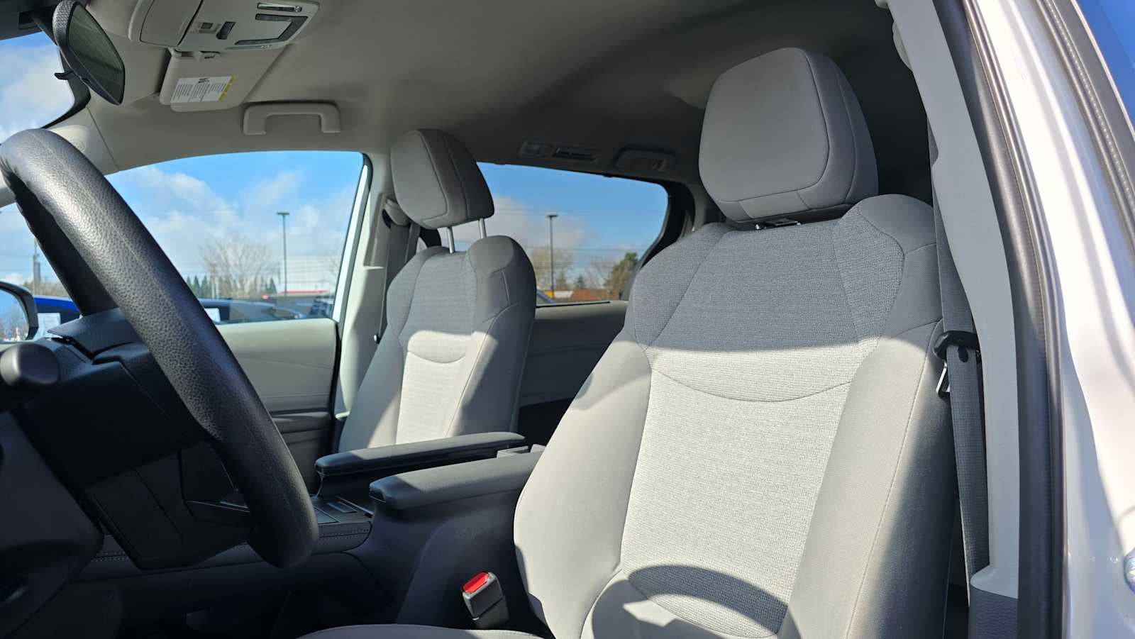 2024 Toyota Sienna LE