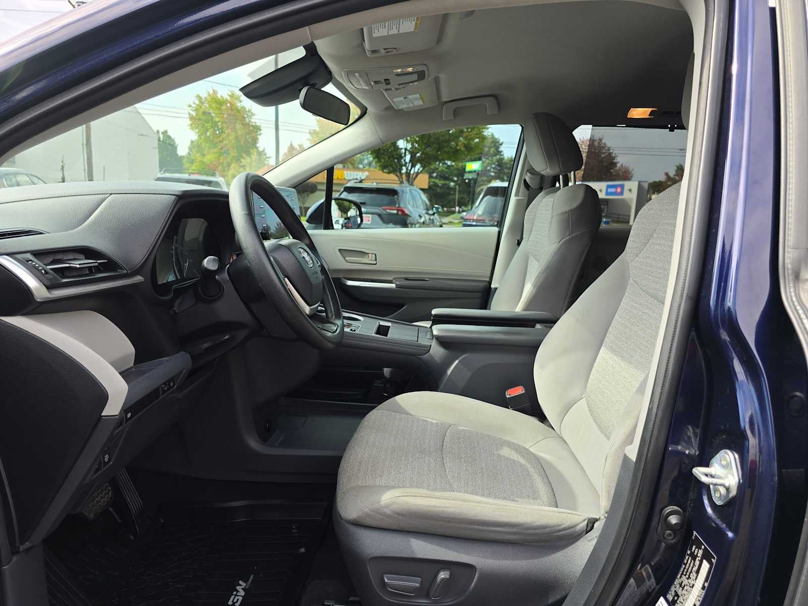 2021 Toyota Sienna LE