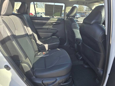 2022 Toyota Highlander Hybrid Limited