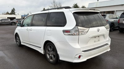 2016 Toyota Sienna SE