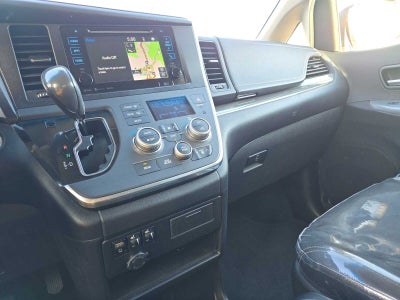 2016 Toyota Sienna SE