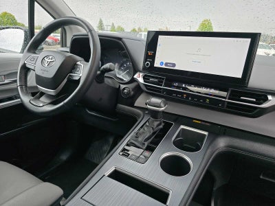 2025 Toyota Sienna XLE