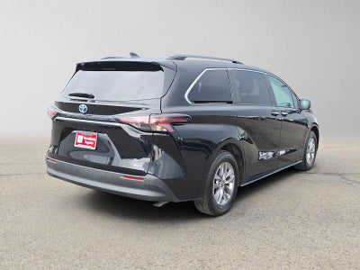 2025 Toyota Sienna XLE