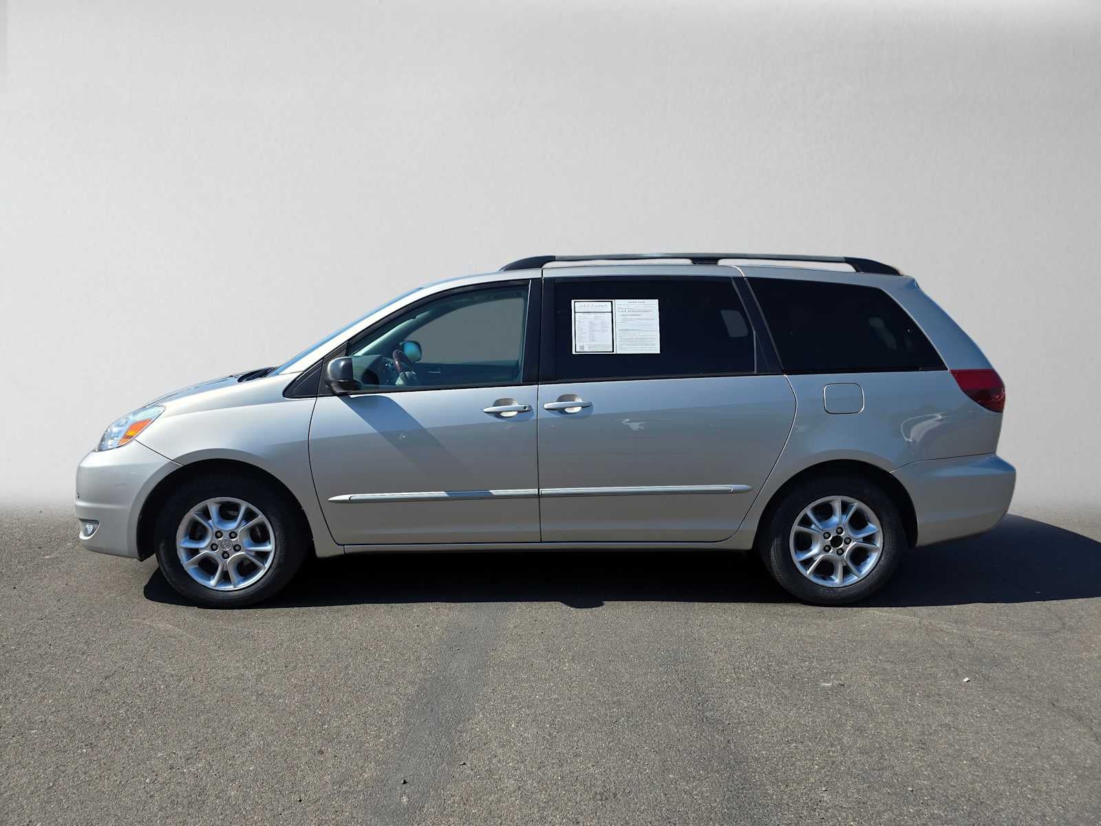2005 Toyota Sienna XLE LTD
